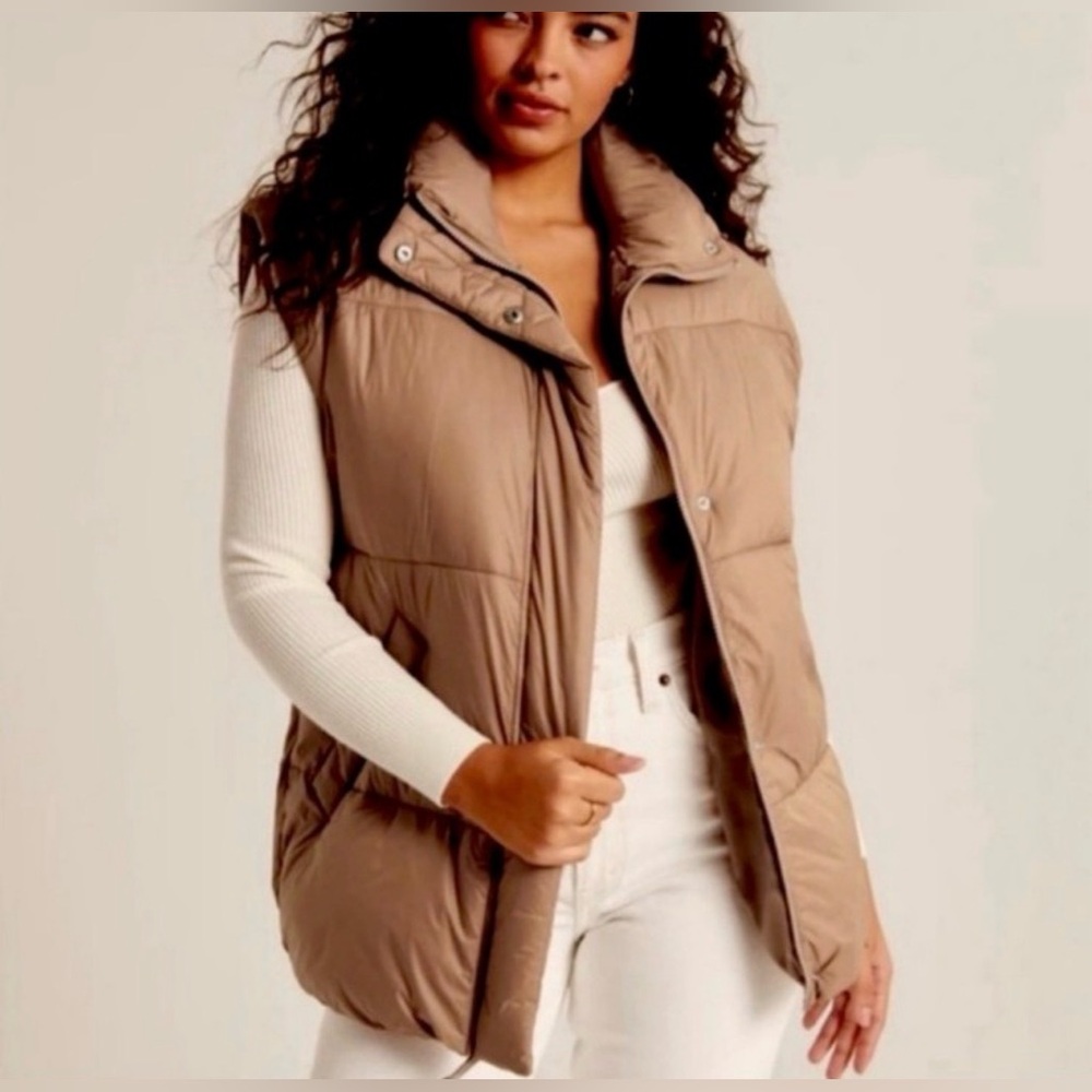 Abercrombie & Fitch Oversized Puffer Vest Large Tan